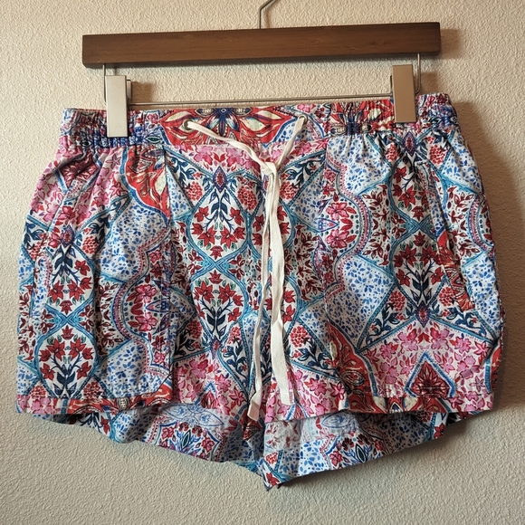 GAP Floral Patterned Shorts - Picture 1 of 5